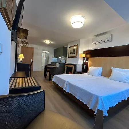 Guest house Discovery Carnaxide