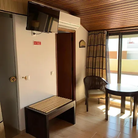 Konukevi Discovery Carnaxide