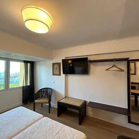 Discovery Πανσιόν 4*