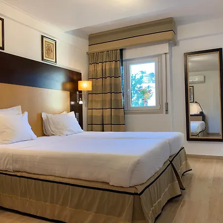 Discovery Πανσιόν 4*