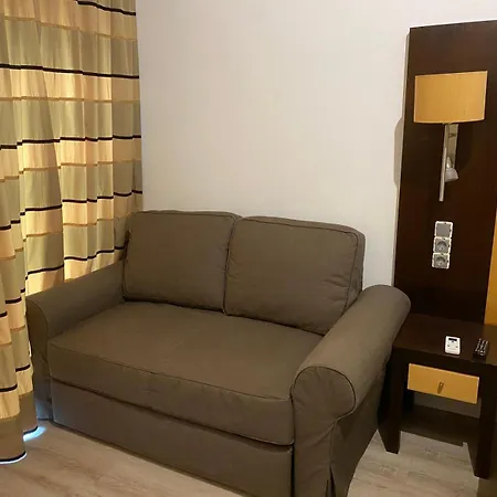 Konukevi Discovery 3*