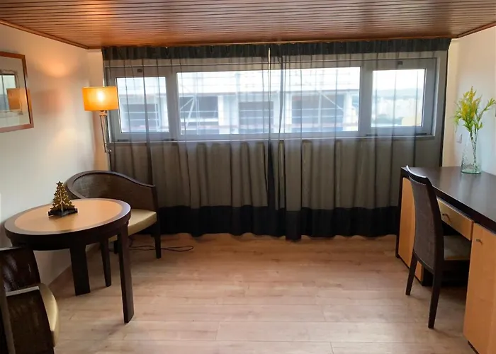 Discovery Πανσιόν Carnaxide