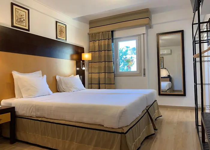 Discovery Πανσιόν 3*