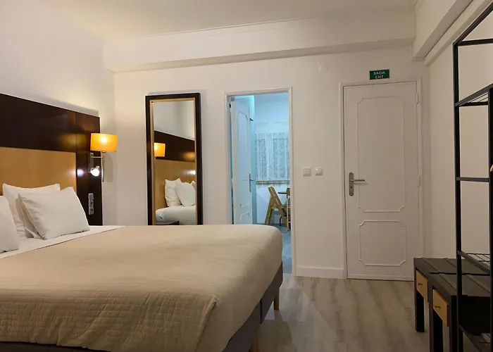 Discovery Πανσιόν 3*